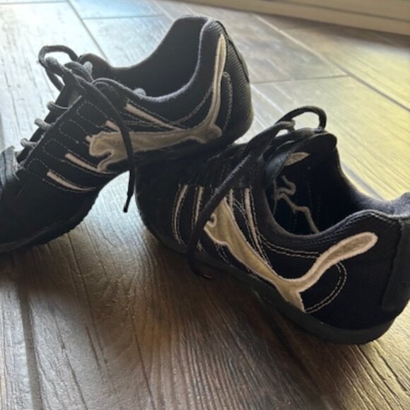 Puma Black and white sneakers with white classic puma design, lightweight, Size - Picture 2 of 7